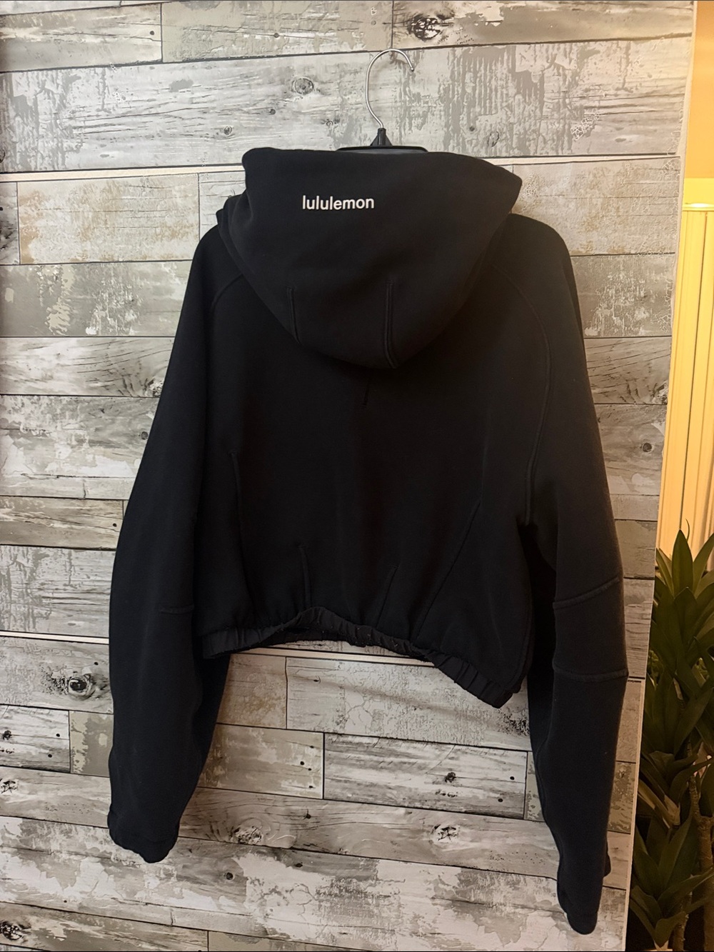 Lululemon Loungeful Relaxed-Fit Full-Zip
Cropped Hoodie - Picture 9 of 9